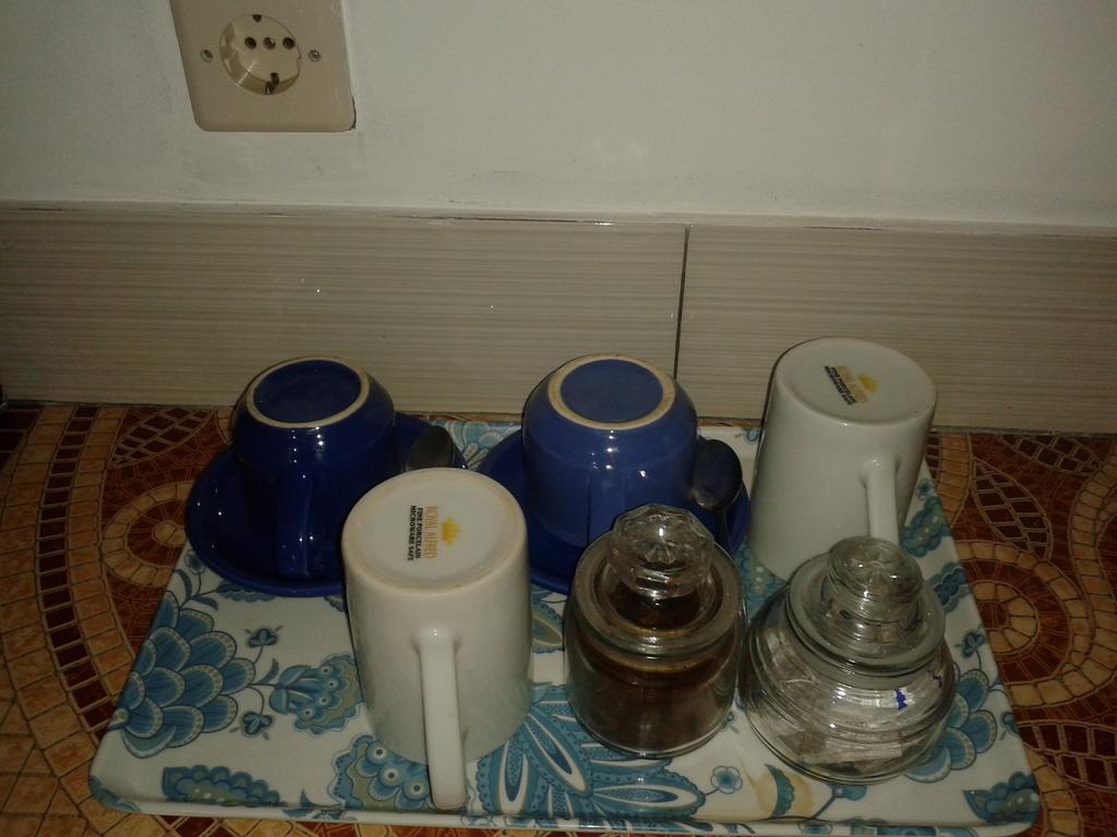 Putri Homestay ギリ島 エクステリア 写真