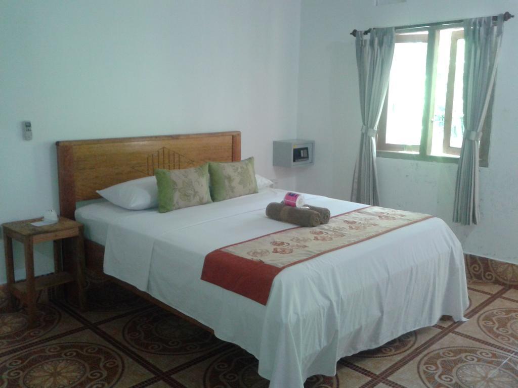 Putri Homestay ギリ島 エクステリア 写真