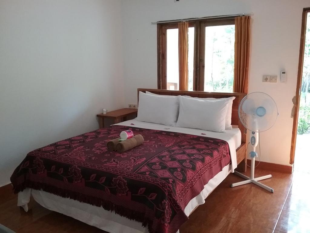 Putri Homestay ギリ島 エクステリア 写真